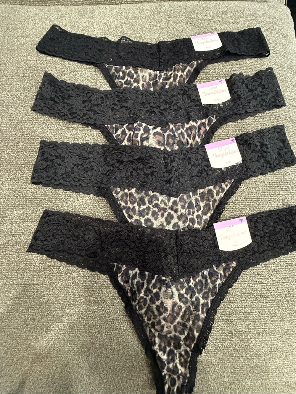 Thongs secret Temptations 4 pair Leopard Print Lace-Trim Black size 7 -NWT